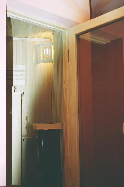 Motel Acapulco Erevan Esterno foto